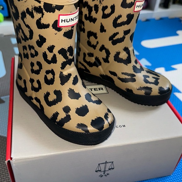 Hunter - Picture 2 of 11